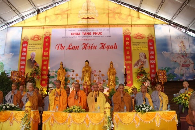 Trang nghiêm lễ Vu lan tại chùa Tăng Phúc ảnh 1 hnoi 1.jpg