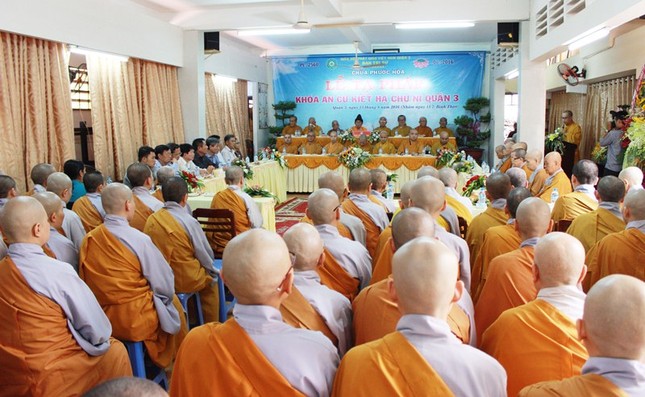 Chư Ni Q.3 tạ pháp An cư kiết hạ PL.2560 ảnh 1 2y.jpg