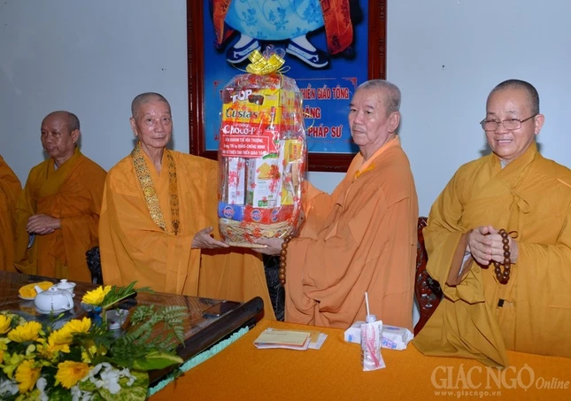 An vi Phat - Gio To Thien Thai (17).JPG