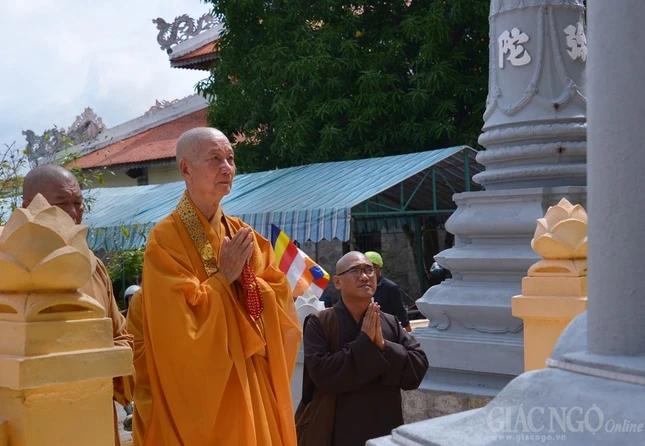 An vi Phat - Gio To Thien Thai (9).JPG