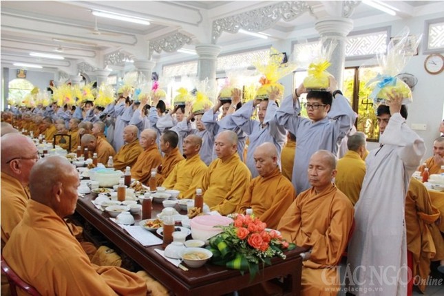 TP.HCM: Phật giáo Q.Gò Vấp tác pháp Tự tứ ảnh 8 17hk.jpg