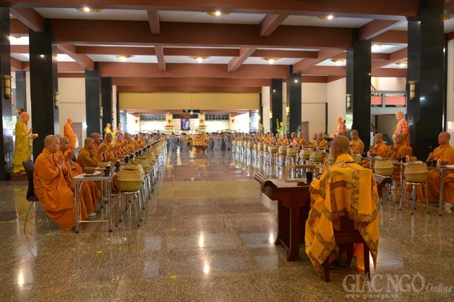 Le Vu Lan - mung 14-7 (4).JPG