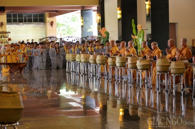 Le Vu Lan - mung 14-7 (5).JPG