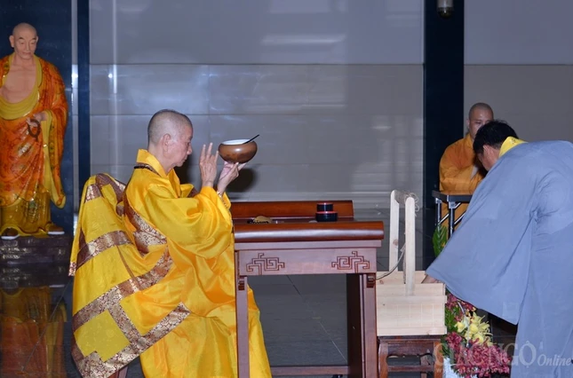 Le Vu Lan - mung 14-7 (8).JPG