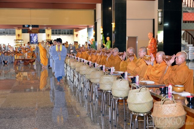 Le Vu Lan - mung 14-7 (9).JPG