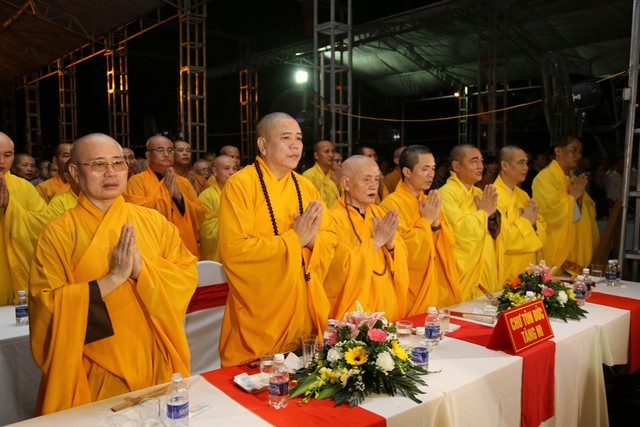 a chua dau 5.jpg