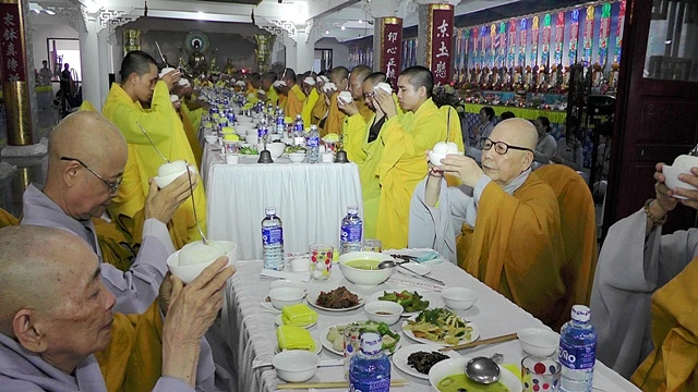 Pháp hội trai tăng cúng dường tại chùa Pháp Lâm ảnh 4 anh 14.JPG