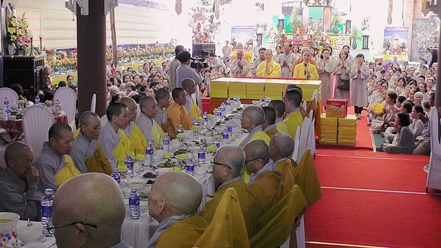 Pháp hội trai tăng cúng dường tại chùa Pháp Lâm ảnh 2 anh 6.JPG