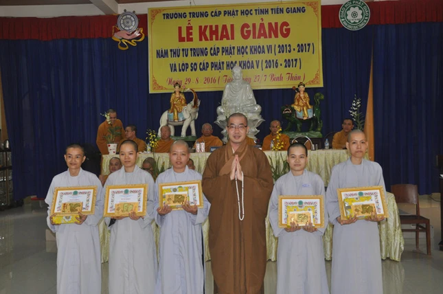 Tiền Giang: Trường Trung cấp Phật học khai giảng ảnh 3 k9.jpg