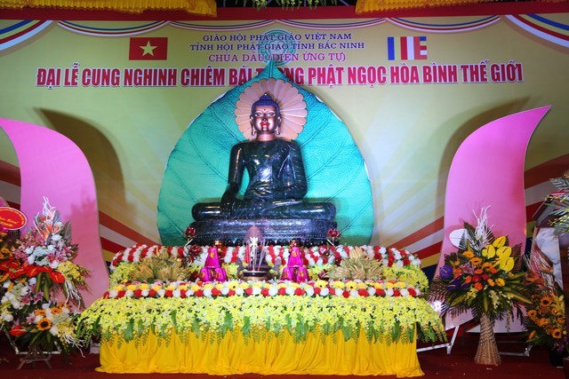 Chùa Tích Sơn triển lãm Phật ngọc trong 10 ngày ảnh 1 a chua dau 4.jpg