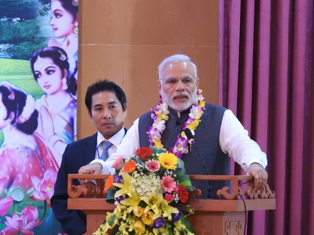 Hà Nội: Thủ tướng Ấn Độ lễ Phật, thăm Trụ sở TƯGH ảnh 3 tupd019_jpg.jpg