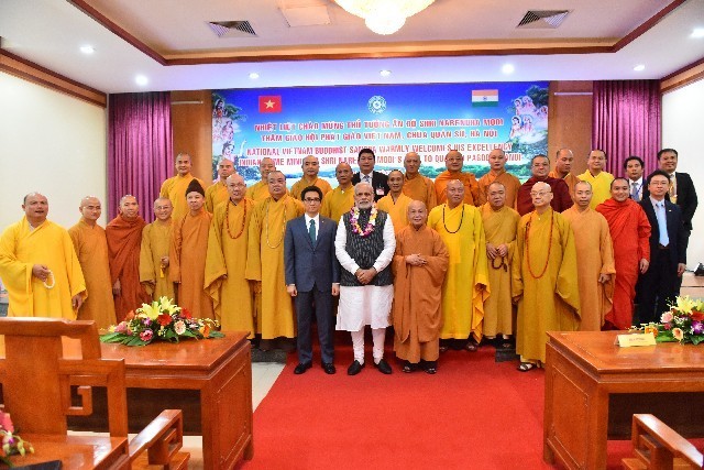 Hà Nội: Thủ tướng Ấn Độ lễ Phật, thăm Trụ sở TƯGH ảnh 7 tupd031_jpg.jpg