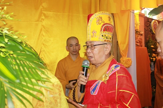 Cung tống kim quan HT.Thích Nhuận Hòa trà-tỳ ảnh 5 tang.5.JPG