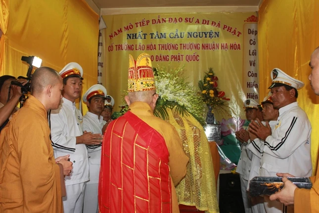 Cung tống kim quan HT.Thích Nhuận Hòa trà-tỳ ảnh 6 tang.6.JPG
