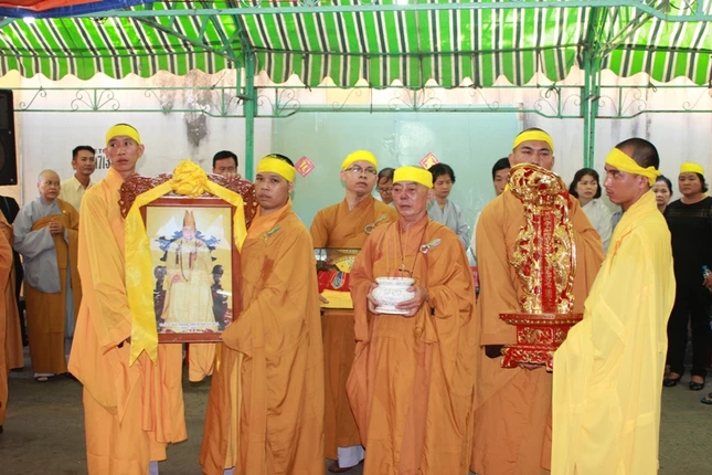 Cung tống kim quan HT.Thích Nhuận Hòa trà-tỳ ảnh 7 tang.7.JPG