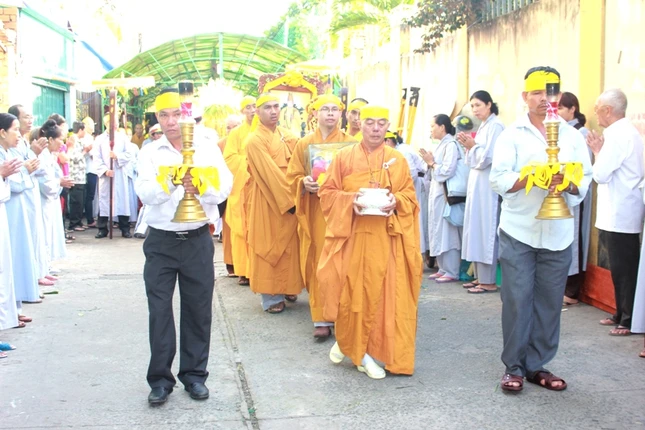 Cung tống kim quan HT.Thích Nhuận Hòa trà-tỳ ảnh 8 tang.8.JPG