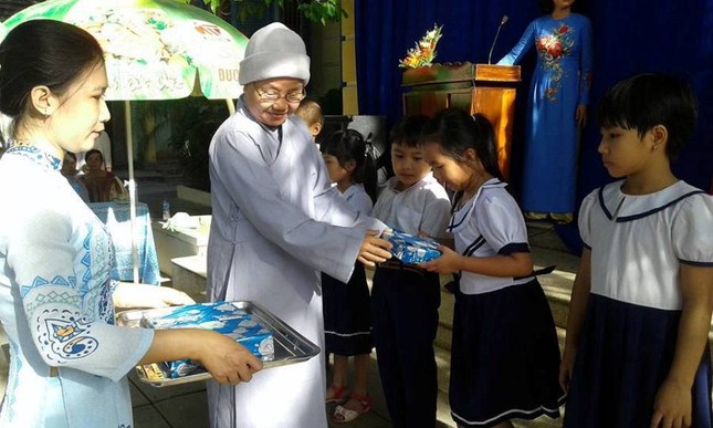 Tặng học bổng, xe đạp, đồng phục cho học sinh ảnh 3 Ah.jpg