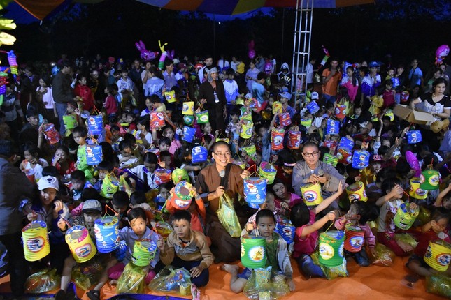 NIEM VUI KHI NHAN QUA.JPG