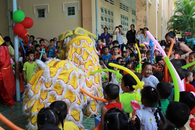 Quà trung thu ý nghĩa của Ban TTXH T.Ư ảnh 3 1tt.jpg