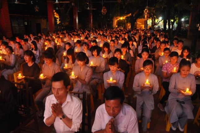 Hà Nội: 300 sinh viên dự tu tại chùa Bằng ảnh 2 a chuabang 2.jpg