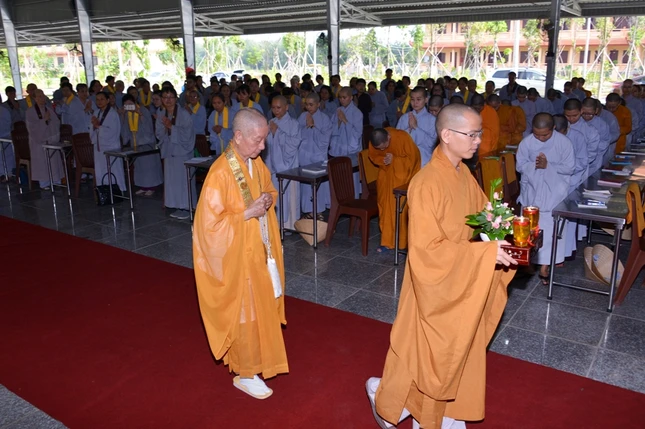 Khoa tu ngay 25-9-2016 (1).JPG