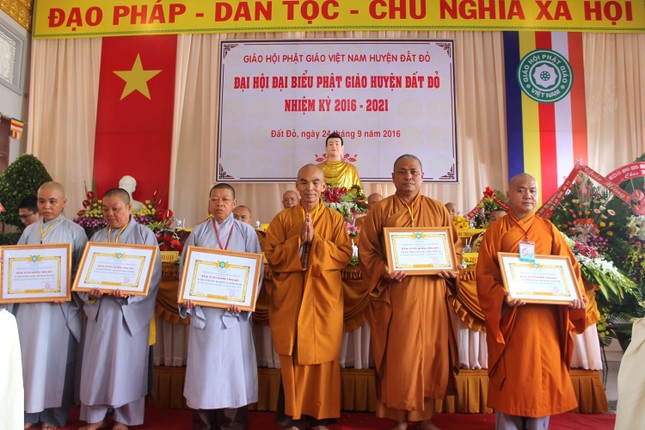 nhan bang khen cua huyen.JPG