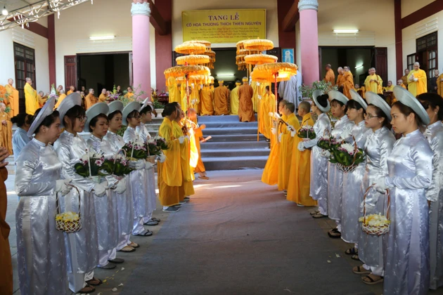 Trang nghiêm lễ truy niệm HT.Thích Thiện Nguyện ảnh 1 truyniem-12.jpg