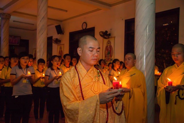 400 bạn trẻ hướng về Đức Quan Âm, cầu an vùng lũ ảnh 1 cauanvunglu.jpg