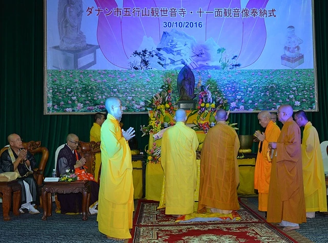 Phật tử Nhật tặng tượng tới chùa Quan Thế Âm ảnh 4 anh 12.JPG