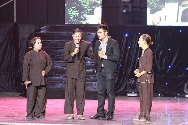 Chùm ảnh: Đêm văn nghệ “Phật giáo và dân tộc” ảnh 11 12vn.jpg