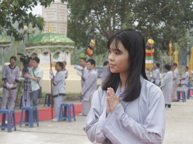 Chùm ảnh: Sắc màu ngày hoan hỷ ảnh 4 1 bt pv05.jpg