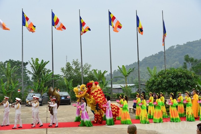 Chùm ảnh: Sắc màu ngày hoan hỷ ảnh 8 1 bt pv11.jpg