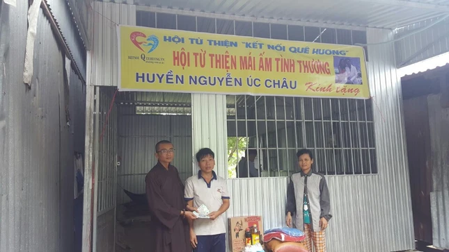 Trao nha cho ho ong Tai o xa Phong My.jpg