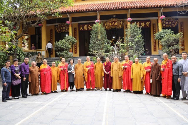 Hiệp hội Phật giáo Trung Quốc thăm GHPGVN ảnh 6 dhgl00014_5_jpg.jpg