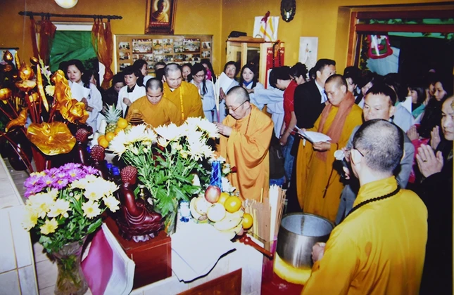 1 thay trichon 2.jpg