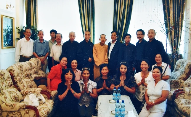 1 thay trichon 5.jpg