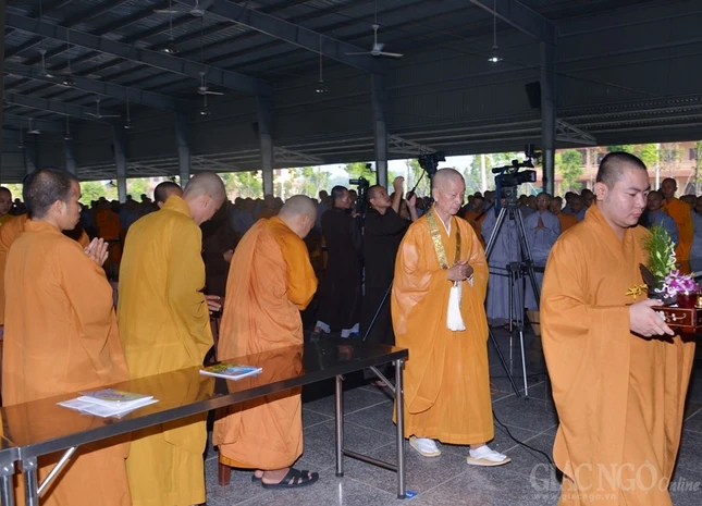 Khoa tu ngay 13-11-2016 (1).jpg