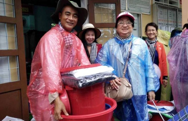 Thay Quy chuan bi qua cuu tro.jpg