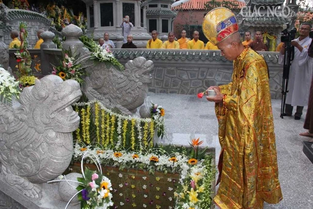 A tuong niem (10).JPG