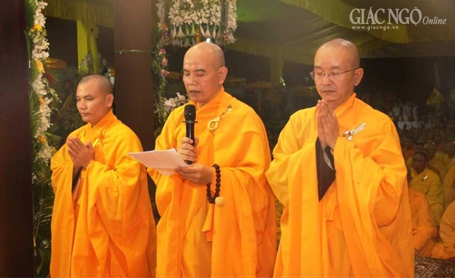 A tuong niem (12).JPG