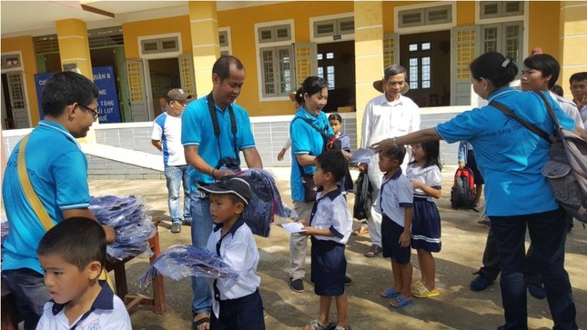 Nhiều đơn vị Phật giáo cứu trợ các tỉnh miền Trung ảnh 3 unnamed.jpg