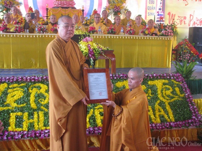Bổ nhiệm trụ trì và đúc đại hồng chung chùa Yên Thái ảnh 3 IMG_2746.jpg