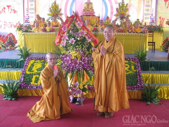 Bổ nhiệm trụ trì và đúc đại hồng chung chùa Yên Thái ảnh 4 IMG_2756.jpg