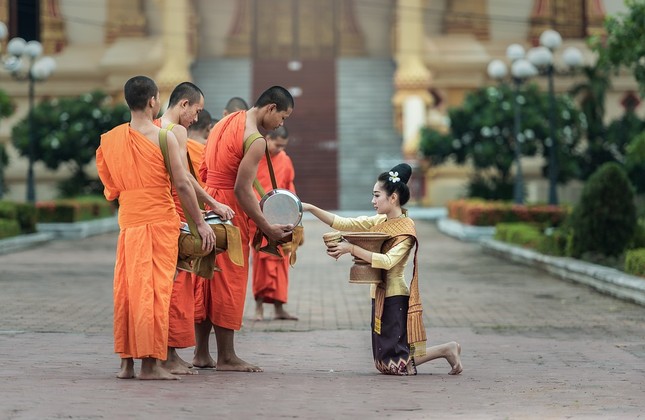 nhasu khatthuc.jpg