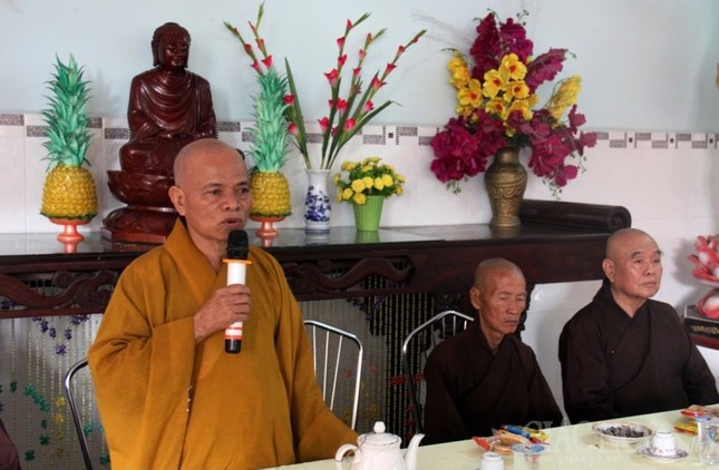 QHau1.jpg