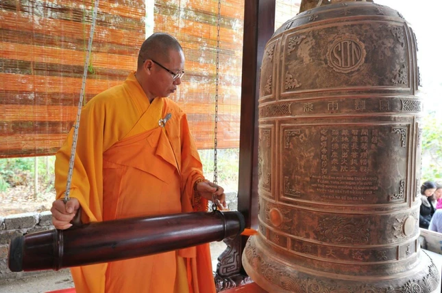 __i __c Th_ch Ph_p __t.jpg