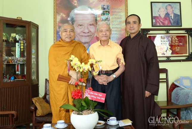 Thăm Cư sĩ Tống Hồ Cầm tròn 100 tuổi ảnh 2 IMG_0553.jpg