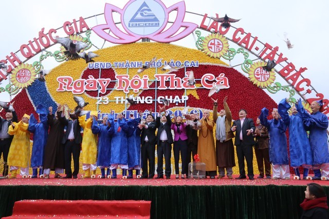 Ngày hội thả cá phóng sinh tại Lào Cai ảnh 2 Ngày hội thả cá phóng sinh tại Lào Cai ảnh 2
