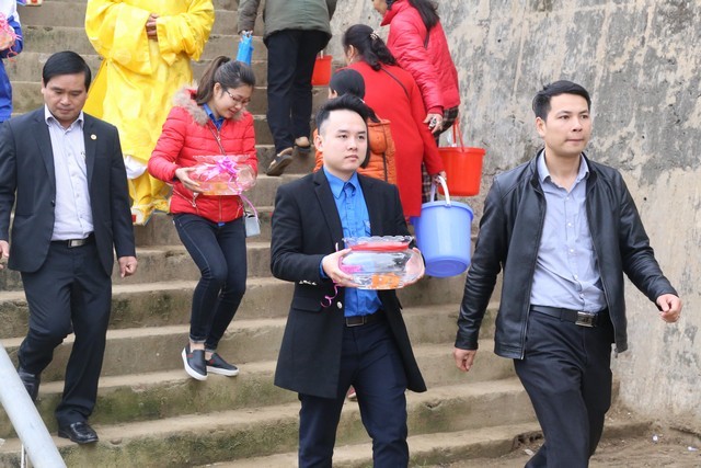 Ngày hội thả cá phóng sinh tại Lào Cai ảnh 3 Ngày hội thả cá phóng sinh tại Lào Cai ảnh 3