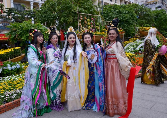 Duong Hoa Nguyen Hue - Xuan Dinh Dau (36).JPG